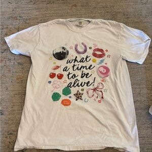 Etta and East Graphic T-Shirt with "What a time to be alive" 🎀💋🍒
